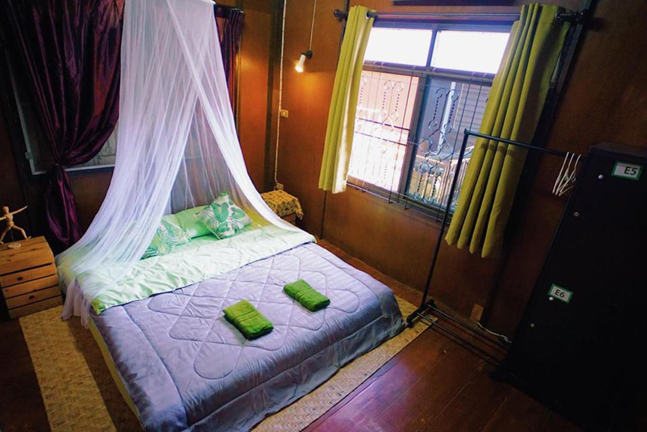 Oh My Bed Chiang Mai Hostel Exterior photo